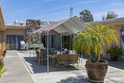 Atlantic Memorial Healthcare Center