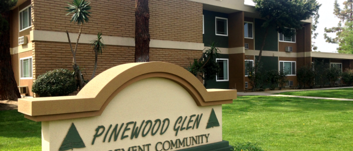 Comunidad de Retiro Pinewood Glen: Vida Activa y Servicios Premium para Adultos Mayores