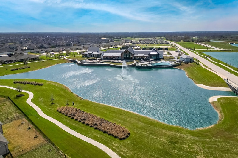Del Webb Fulshear: Comunidad Activa 55+ para Adultos, Viviendas de Calidad y Estilo