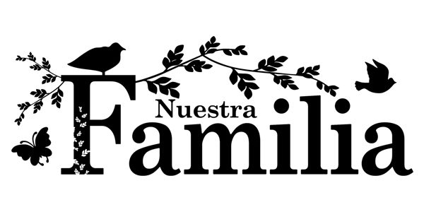 Nuestra Familia: Amor, Tradición y Momentos Felices en Foto Familiar