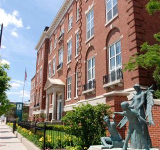 Mercy Residence: Elegante vivienda de lujo en la ciudad, arquitectura moderna y confort residencial