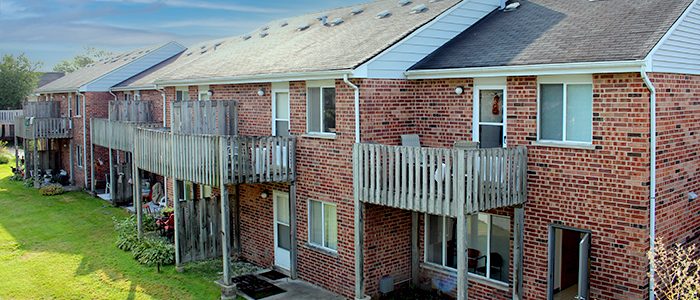 Vida de retiro en Mayslake Village Retirement: comunidad senior, servicios de salud y actividades recreativas